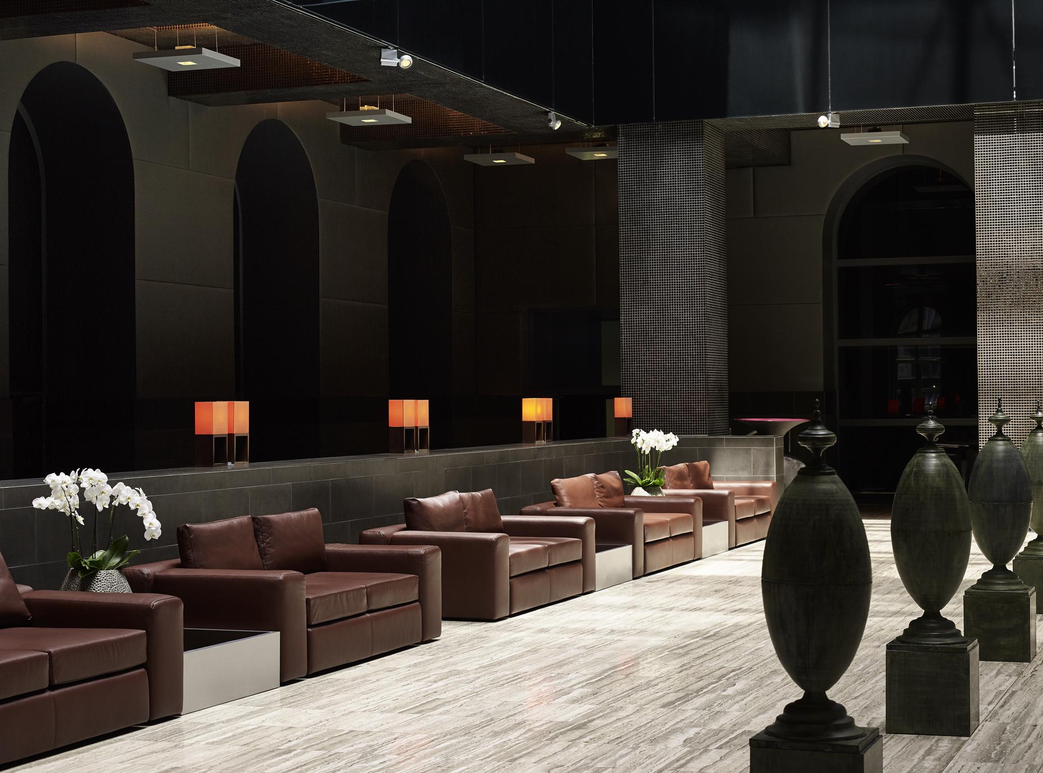 Sofitel Munich Bayerpost Hotel Luaran gambar The lounge at the airport