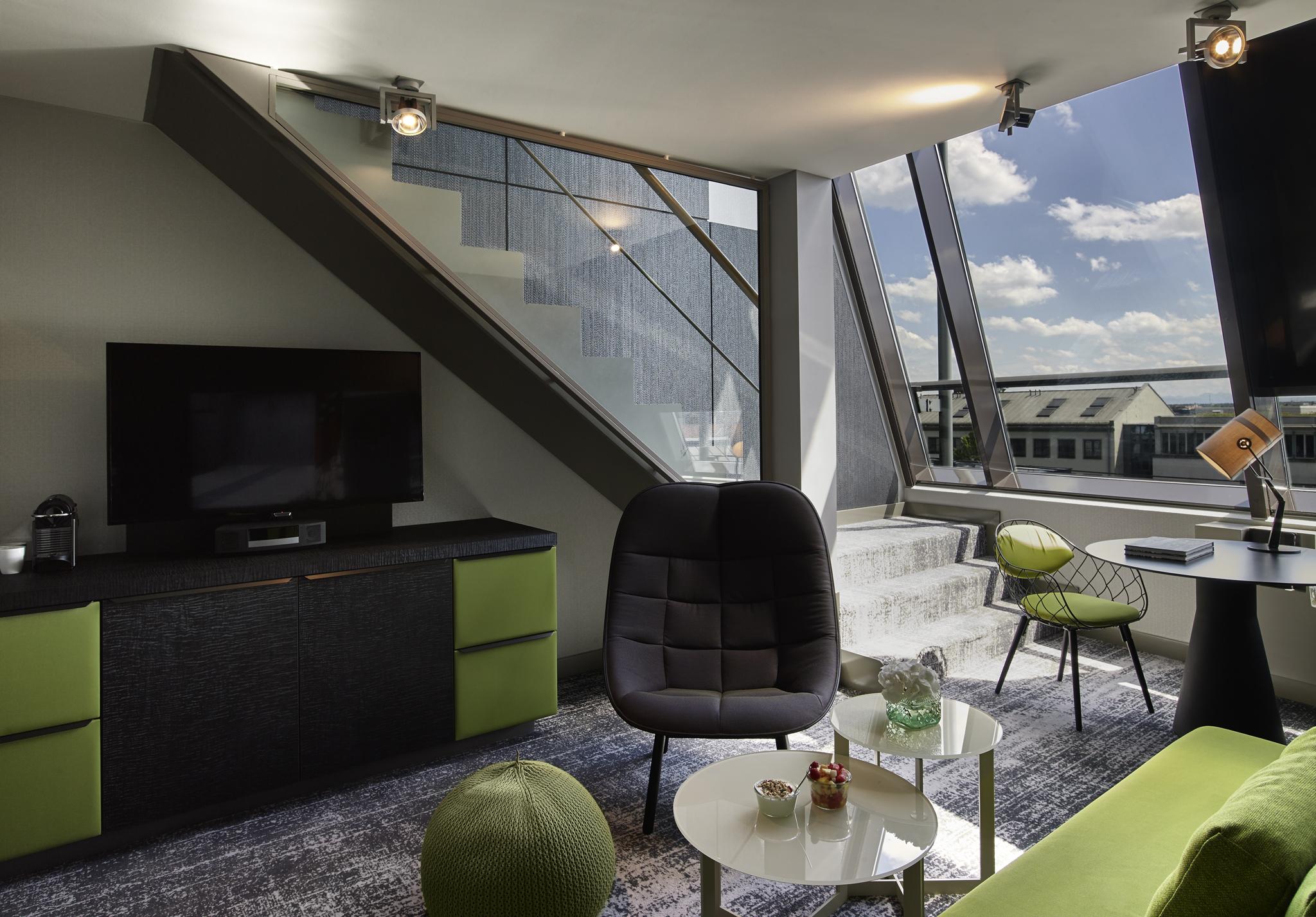 Sofitel Munich Bayerpost Hotel Luaran gambar The interior of a typical apartment