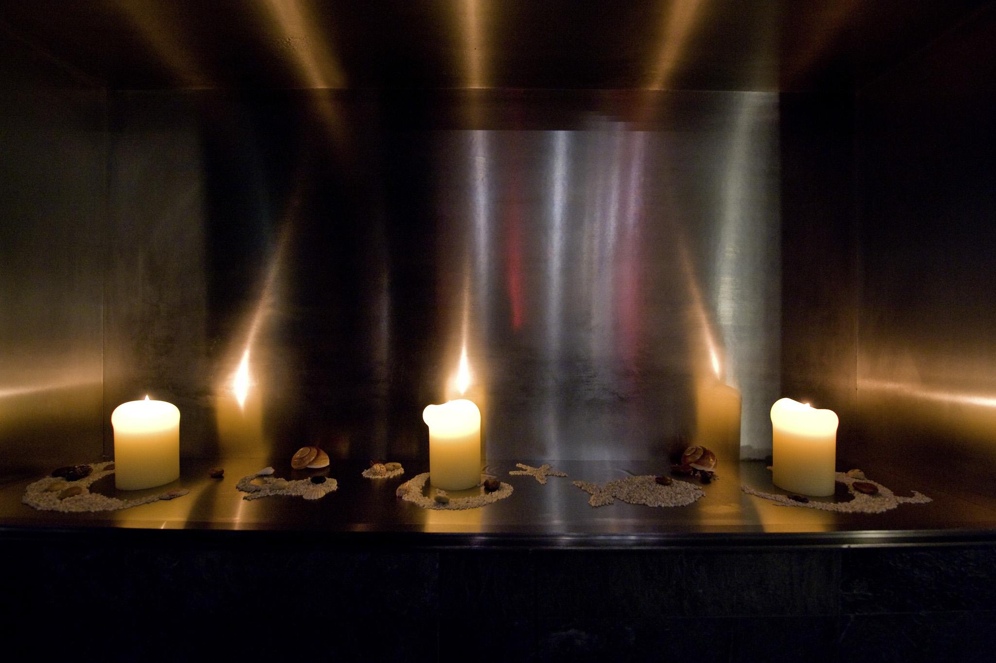 Sofitel Munich Bayerpost Hotel Luaran gambar Candles at the memorial
