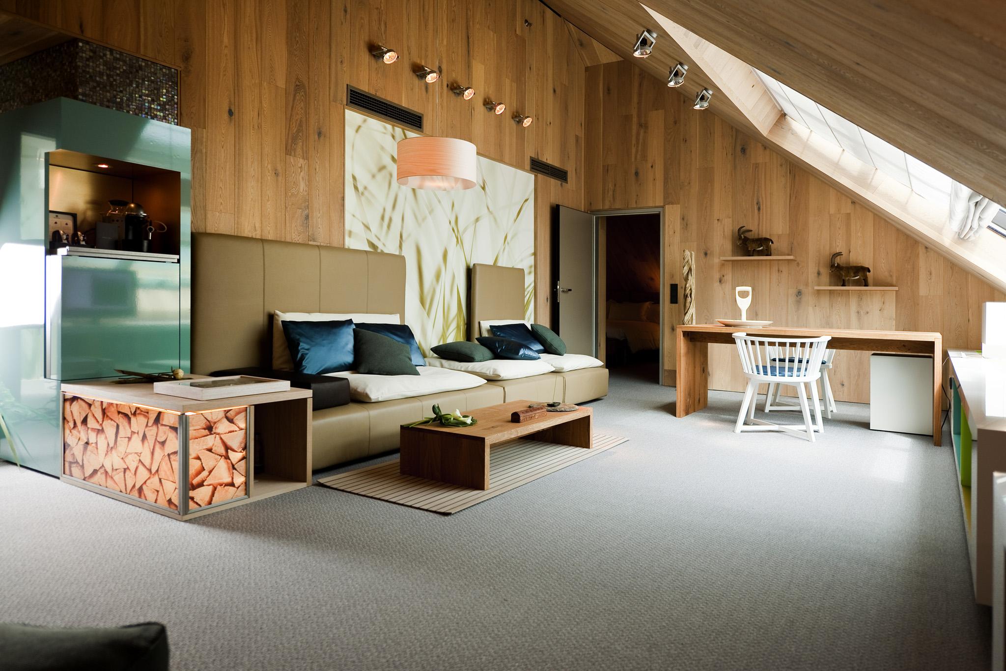 Sofitel Munich Bayerpost Hotel Luaran gambar A room with a vinyl floor